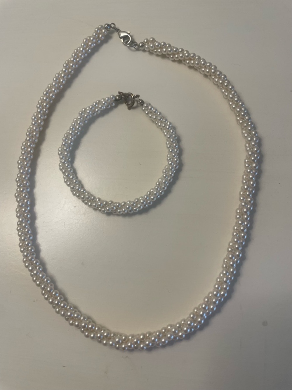 Faux White Pearl Twisted Necklace and Bracelet Set   Vintage EUC